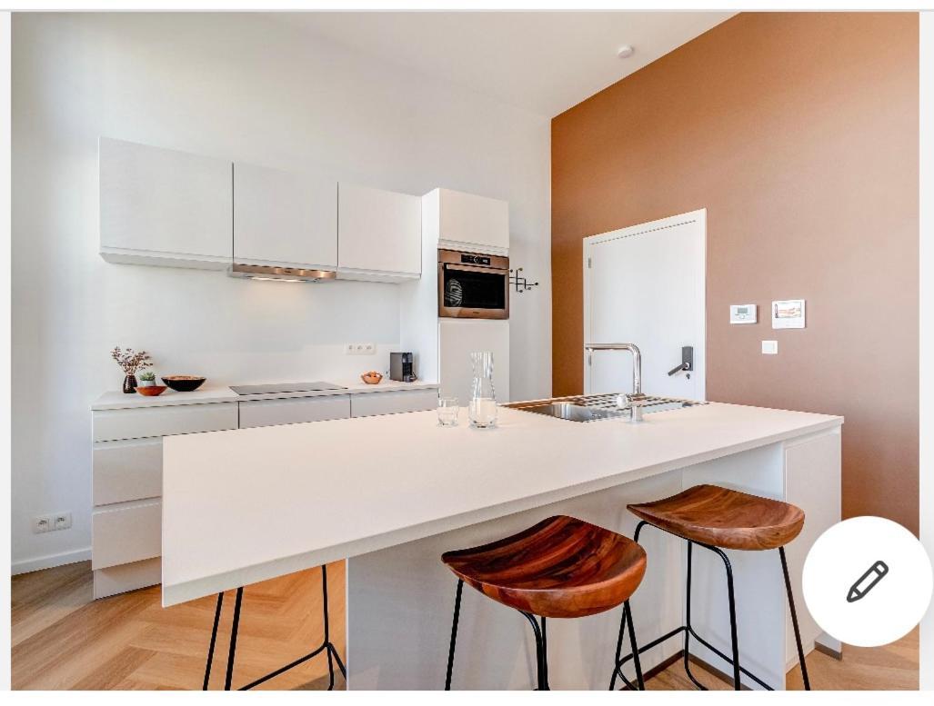 Room Engine Residence Антверпен Екстериор снимка