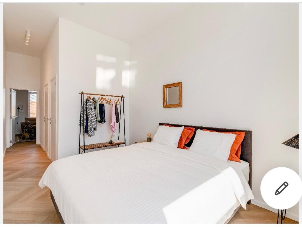 Room Engine Residence Антверпен Екстериор снимка