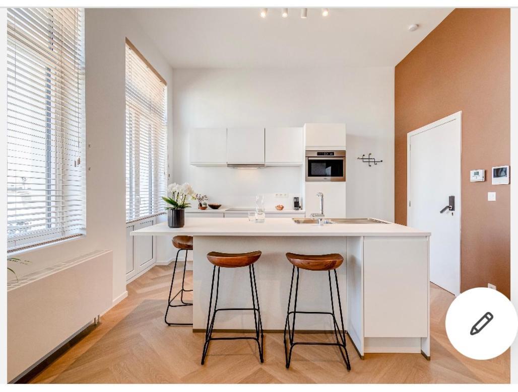 Room Engine Residence Антверпен Екстериор снимка