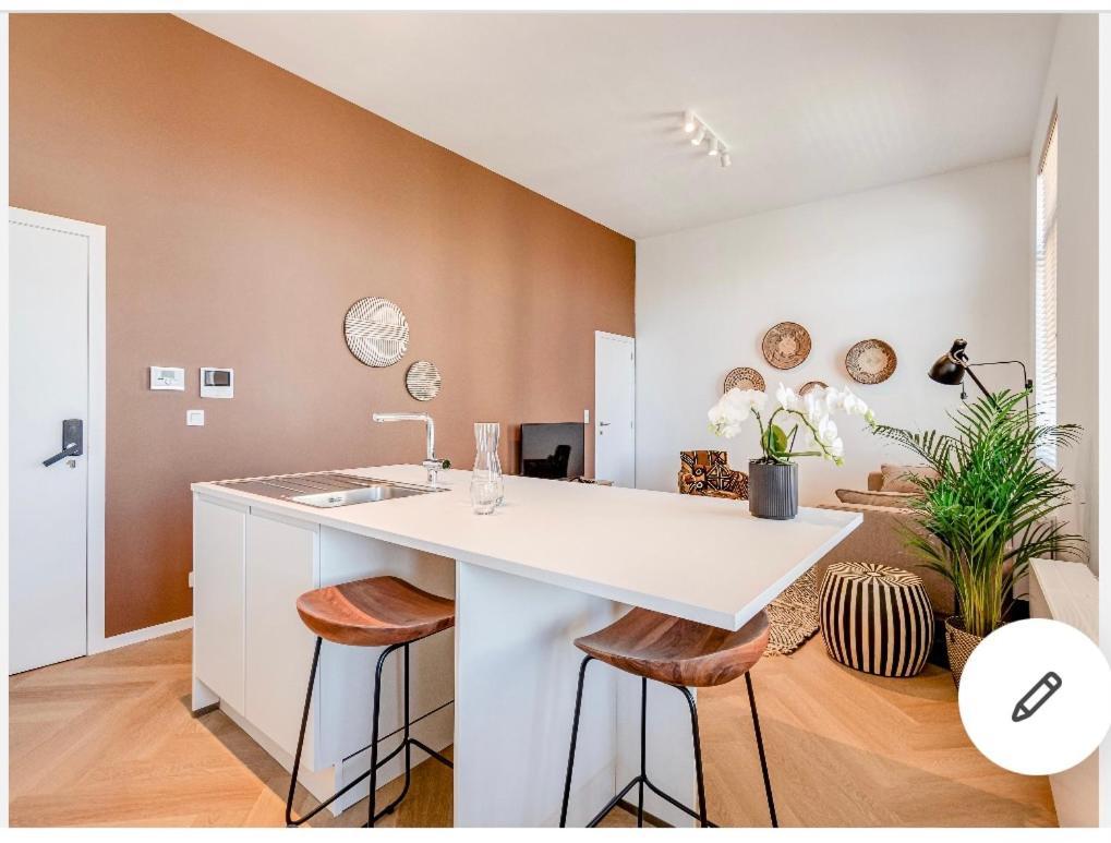 Room Engine Residence Антверпен Екстериор снимка